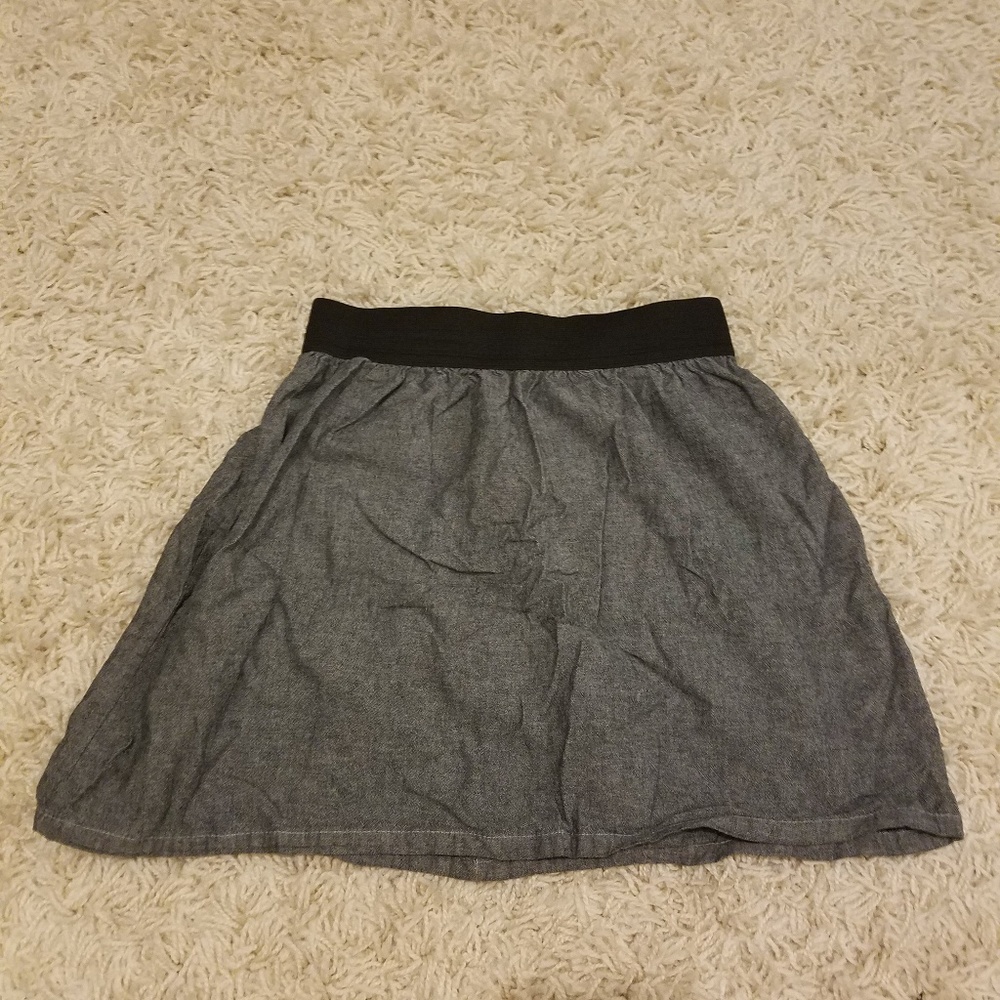 Grey mini skirt